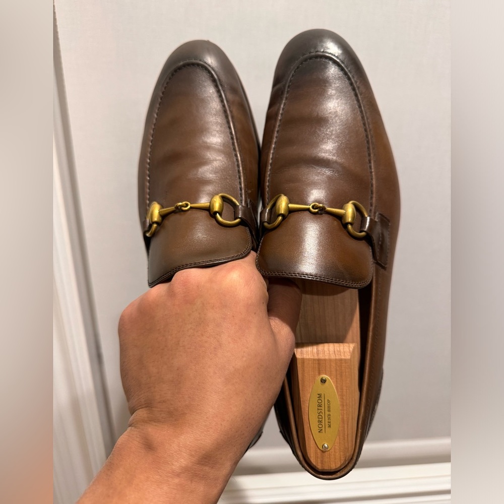 GUCCI JORDAAN LEATHER LOAFER size 9 fits a 10